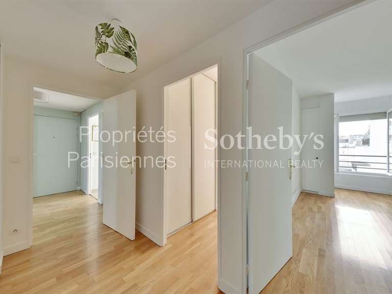 Appartement Paris 9e - 3 chambres - 141m²