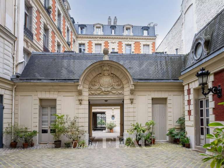 Appartement Paris 9e - 3 chambres - 114m²