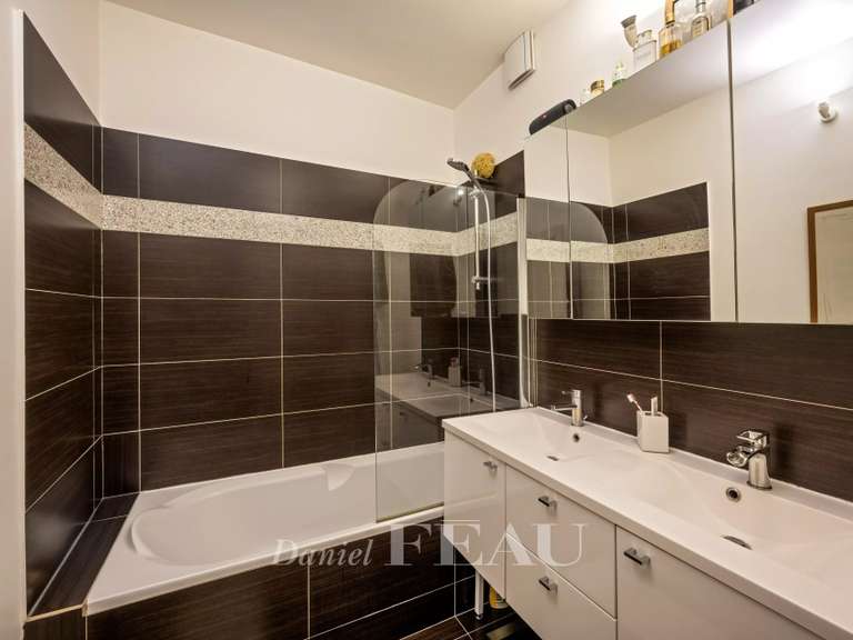 Appartement Paris 9e - 3 chambres - 114m²