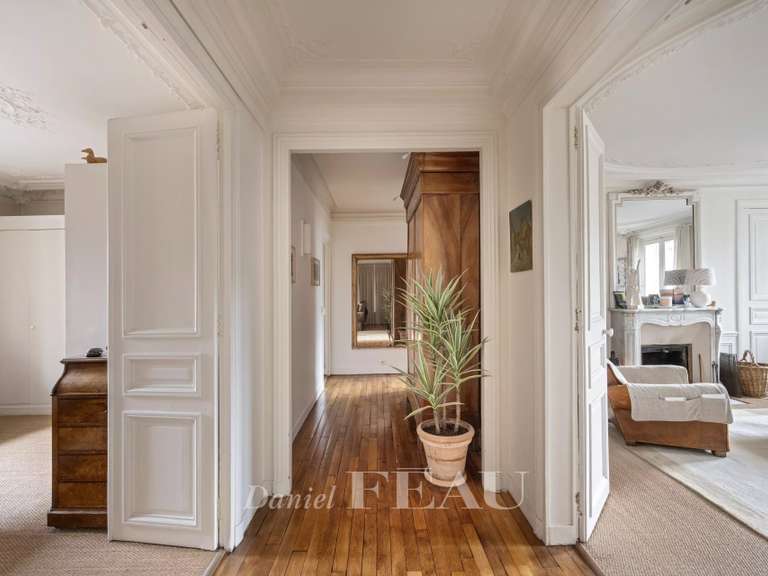 Appartement Paris 9e - 3 chambres - 114m²