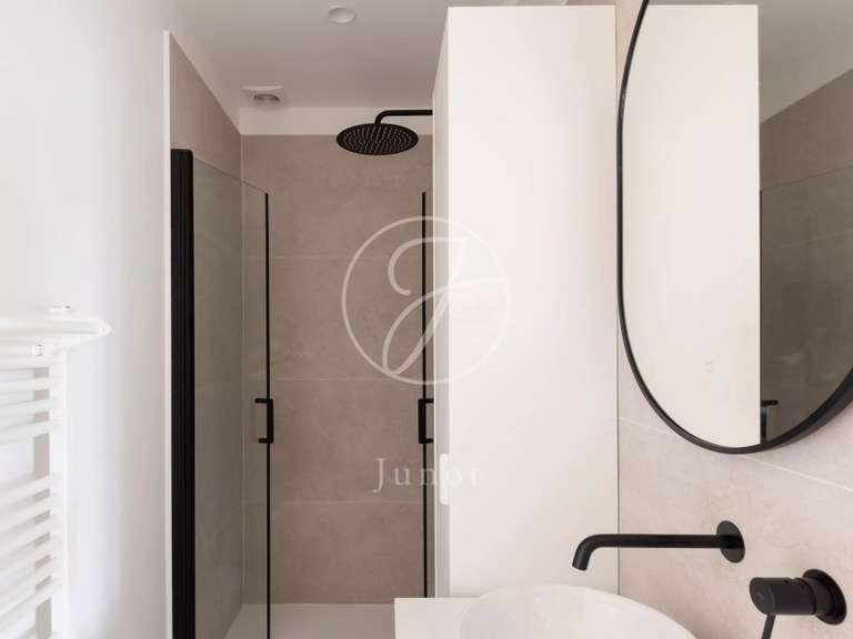Appartement Paris 9e - 3 chambres - 114m²