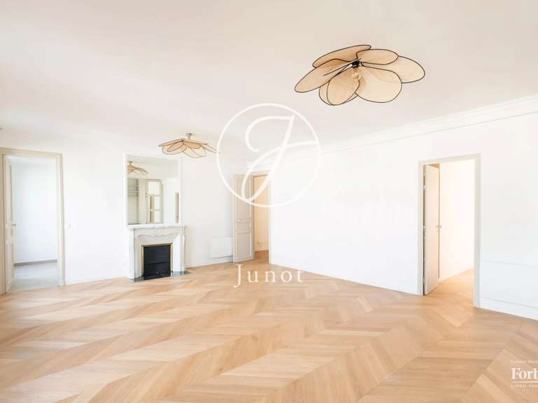 Appartement Paris 9e - 3 chambres - 116m²