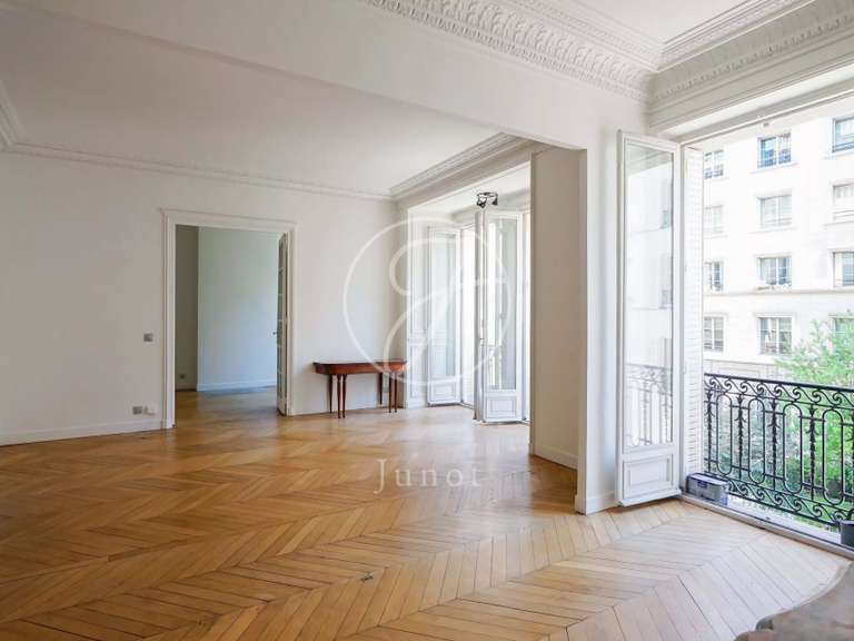 Appartement Paris 9e - 3 chambres - 117m²
