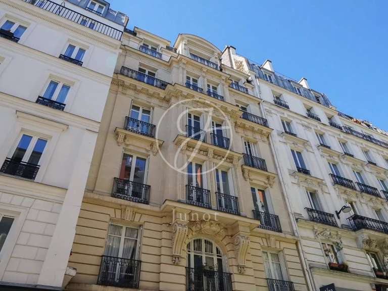 Appartement Paris 9e - 3 chambres - 117m²