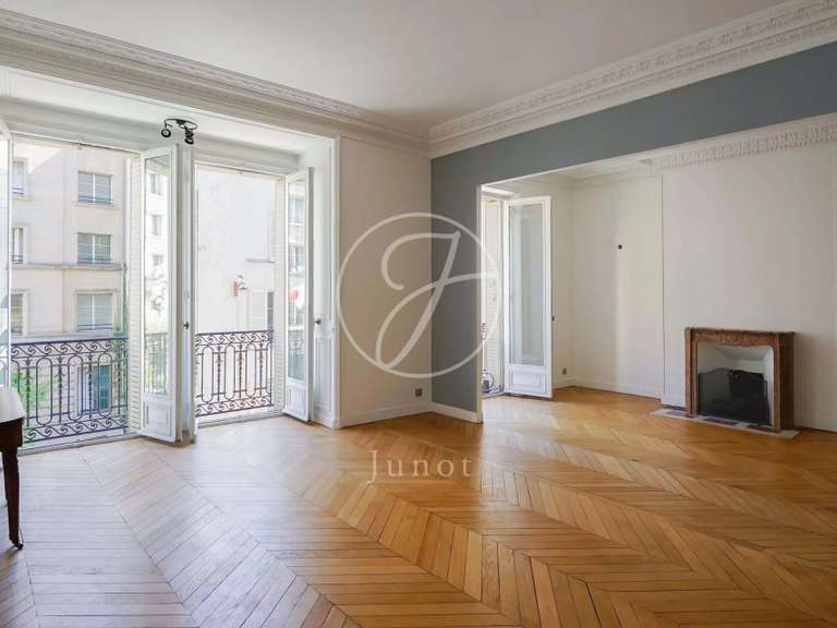 Appartement Paris 9e - 3 chambres - 117m²