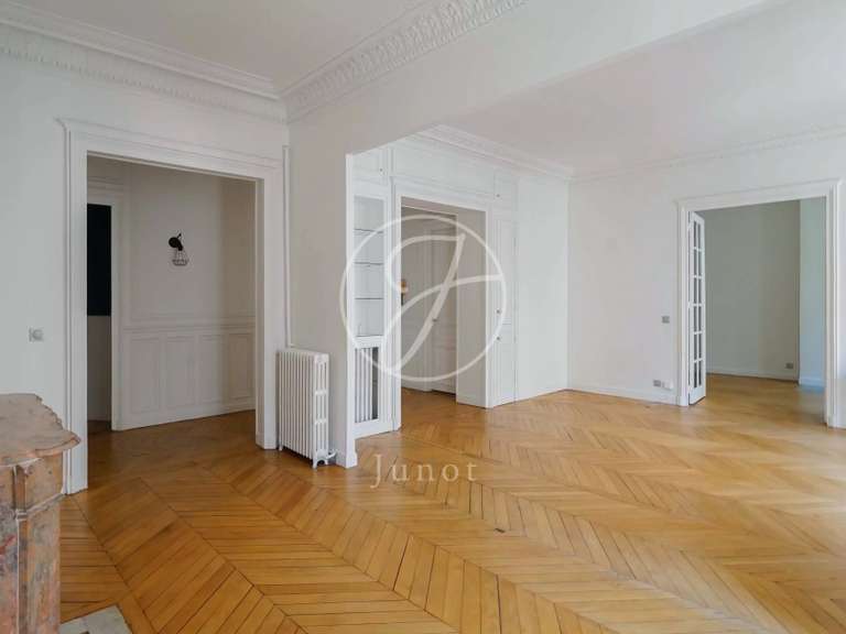 Appartement Paris 9e - 3 chambres - 117m²