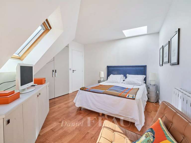 Appartement Paris 9e - 1 chambre - 83m²