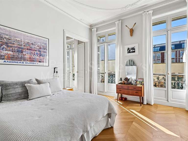Appartement Paris 9e - 3 chambres - 182m²