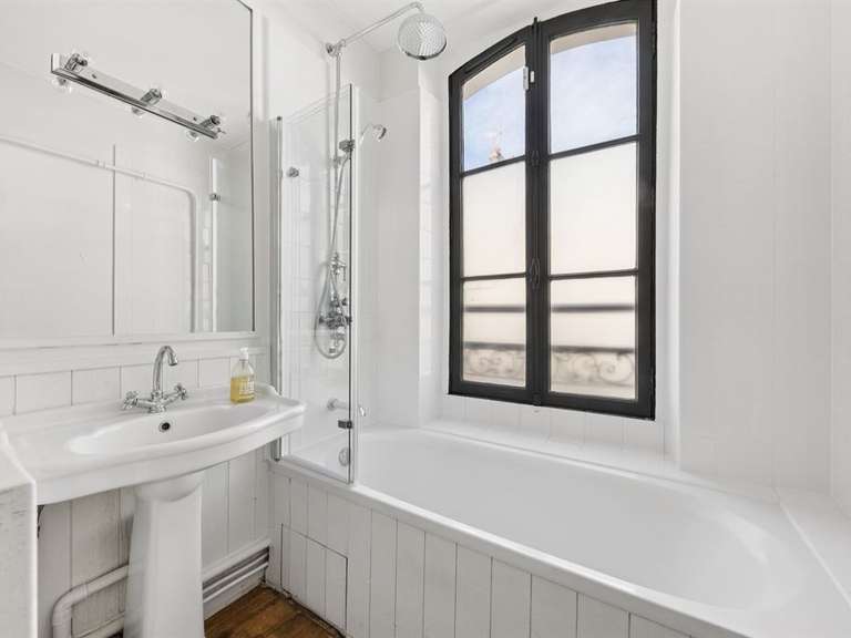 Appartement Paris 9e - 4 chambres - 158m²