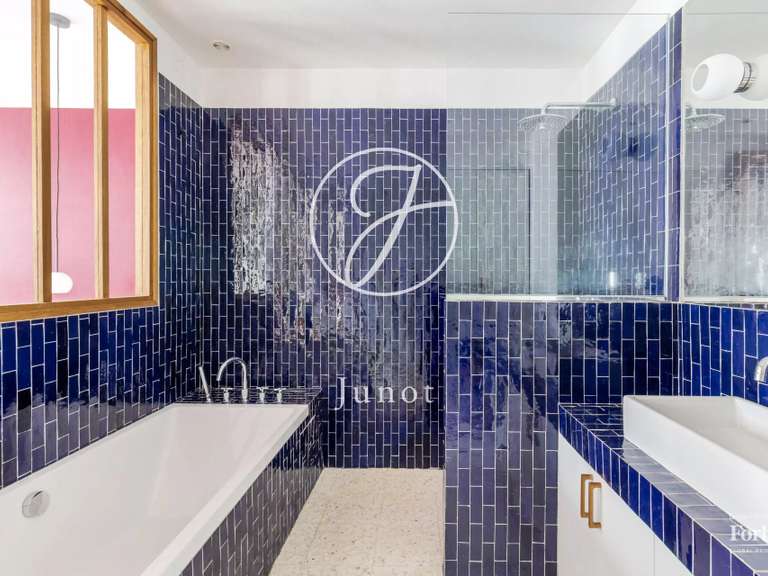 Appartement Paris 9e - 3 chambres - 122m²
