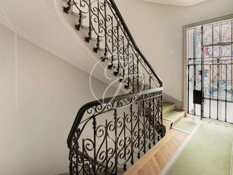 Appartement Paris 9e - 5 chambres - 248m²