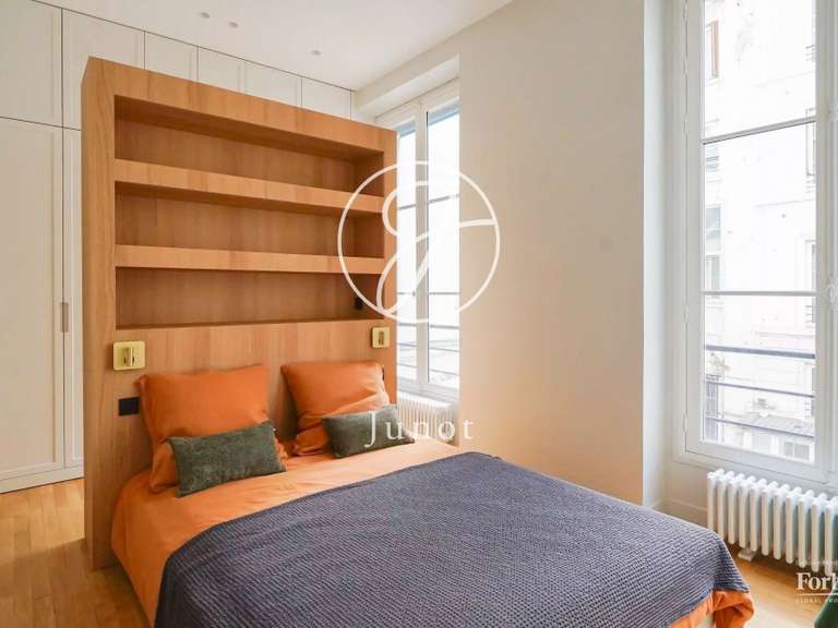 Appartement Paris 9e - 3 chambres - 97m²