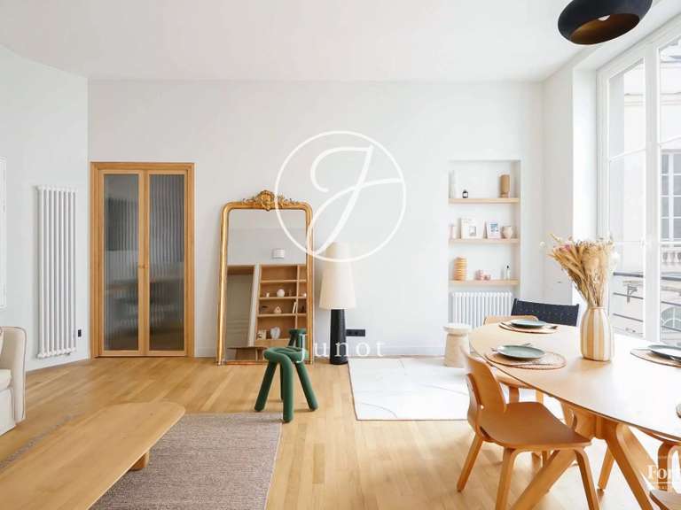 Appartement Paris 9e - 3 chambres - 97m²