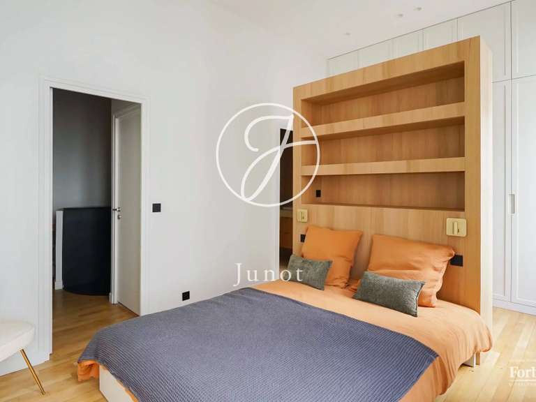 Appartement Paris 9e - 3 chambres - 97m²