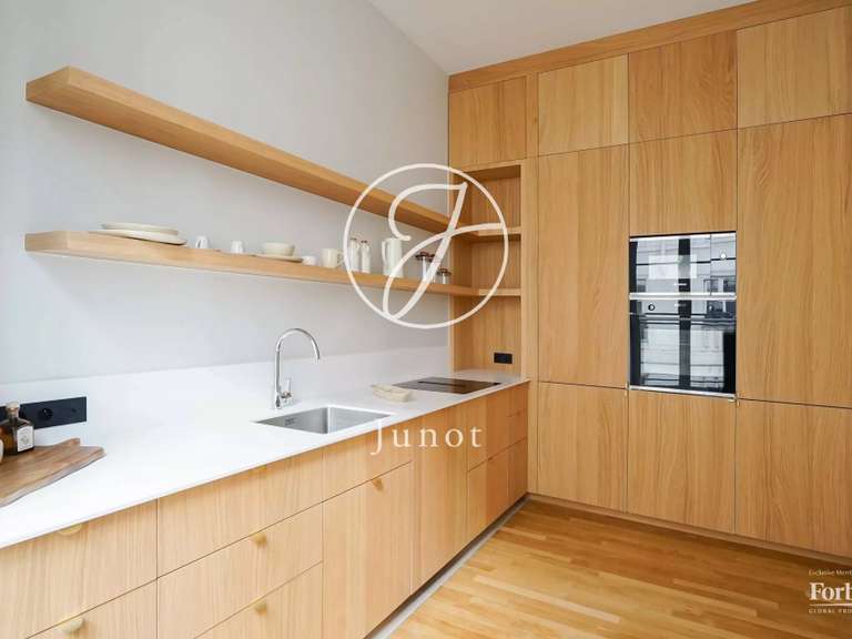 Appartement Paris 9e - 3 chambres - 97m²