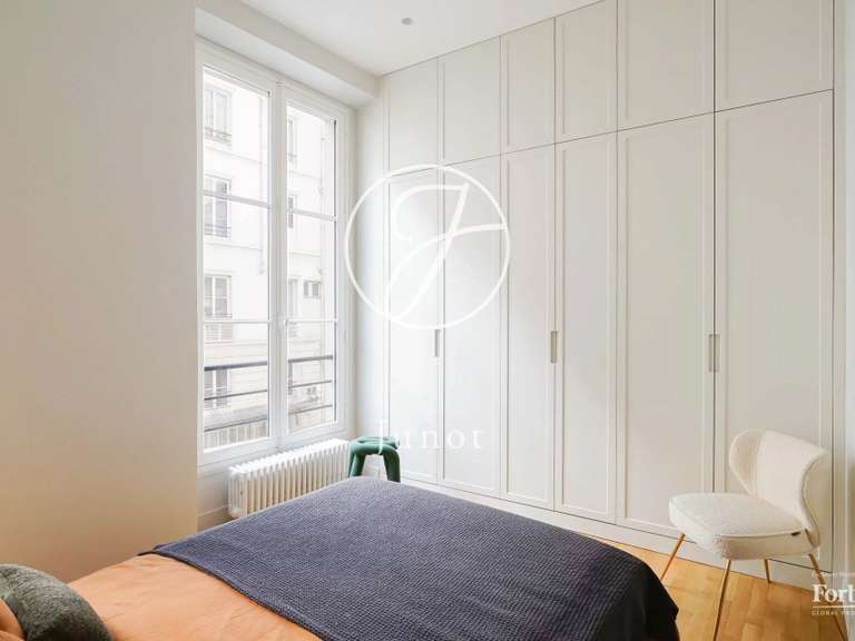 Appartement Paris 9e - 3 chambres - 97m²