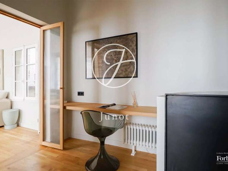 Appartement Paris 9e - 3 chambres - 97m²