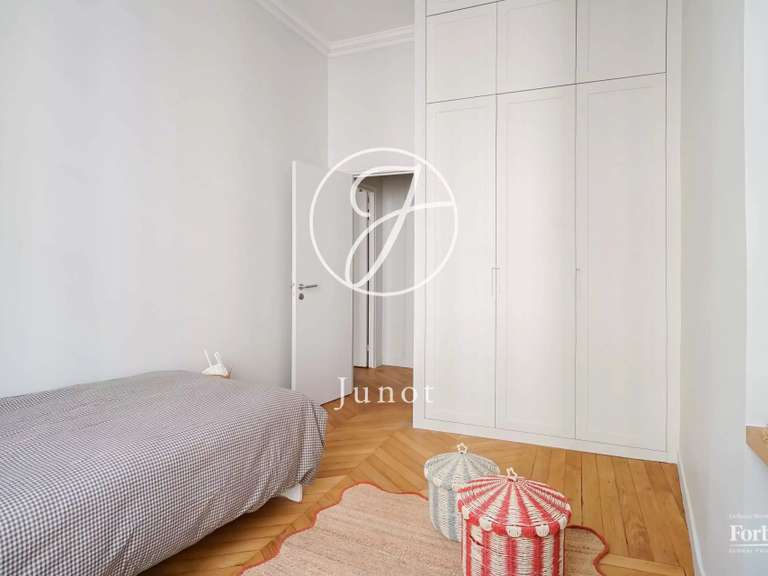 Appartement Paris 9e - 3 chambres - 176m²