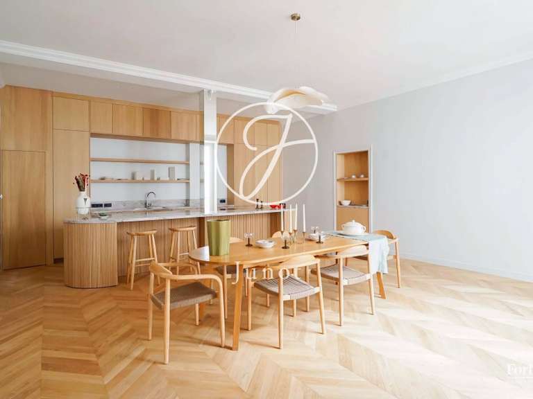 Appartement Paris 9e - 3 chambres - 176m²