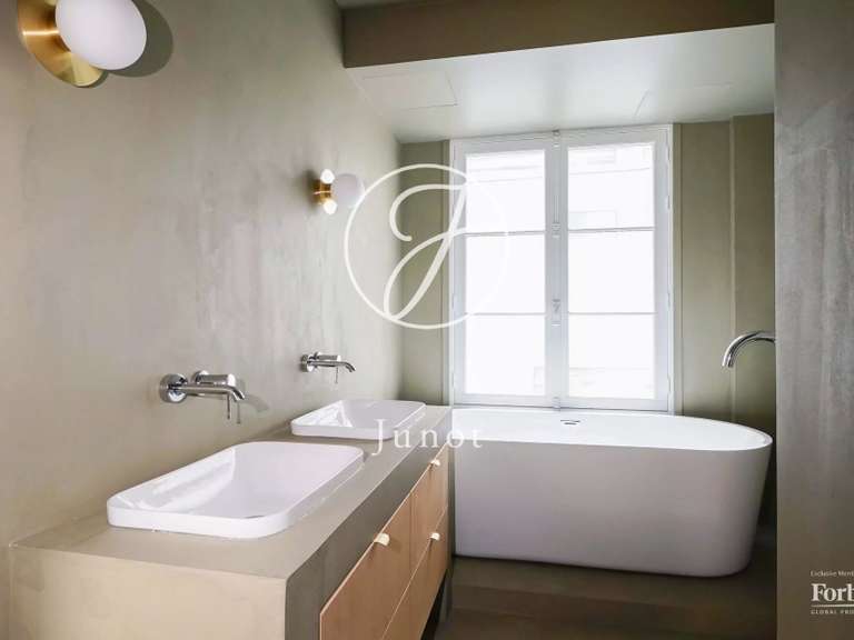 Appartement Paris 9e - 3 chambres - 176m²