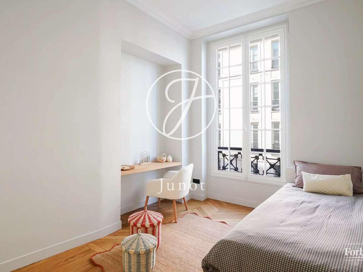 Apartment Paris 9e