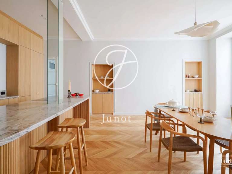 Appartement Paris 9e - 3 chambres - 176m²