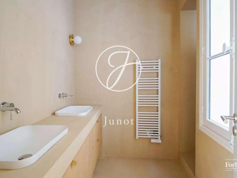 Appartement Paris 9e - 3 chambres - 176m²