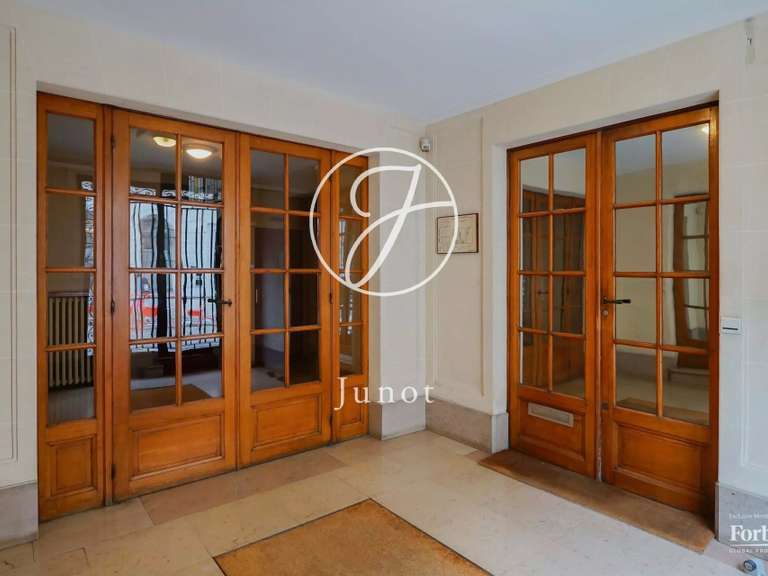 Appartement Paris 9e - 3 chambres - 97m²