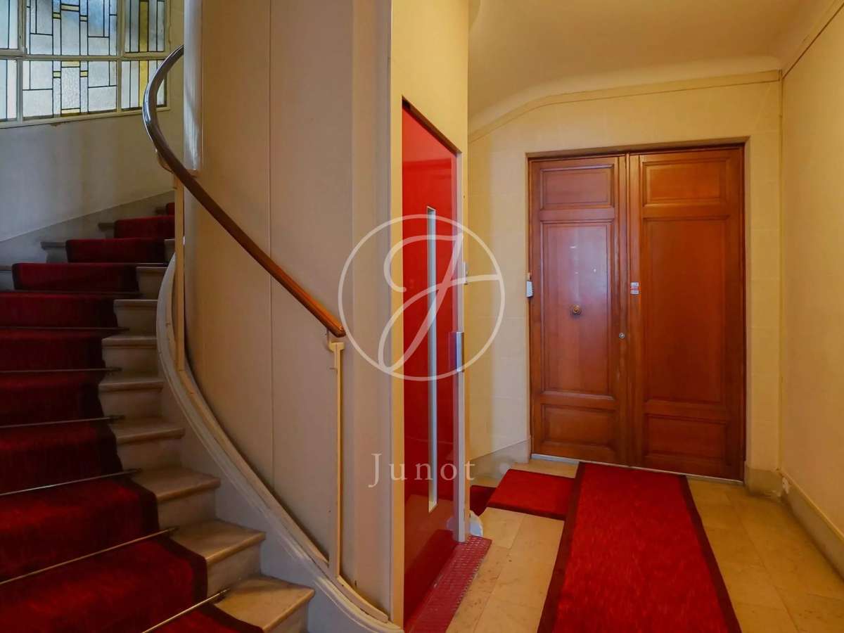 Apartment Paris 9e