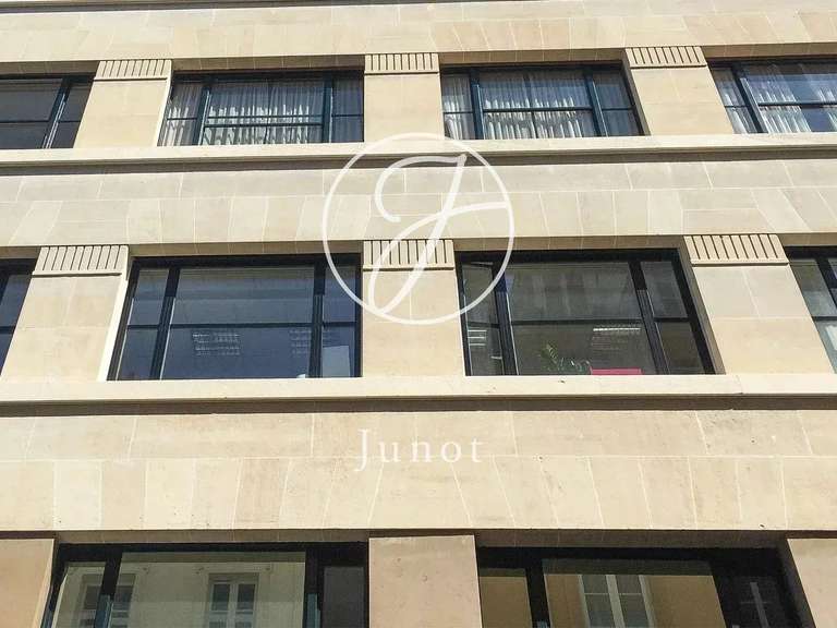 Appartement Paris 9e - 3 chambres - 97m²