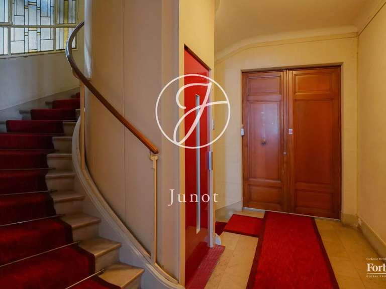 Appartement Paris 9e - 3 chambres - 97m²