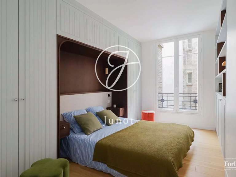 Appartement Paris 9e - 3 chambres - 97m²