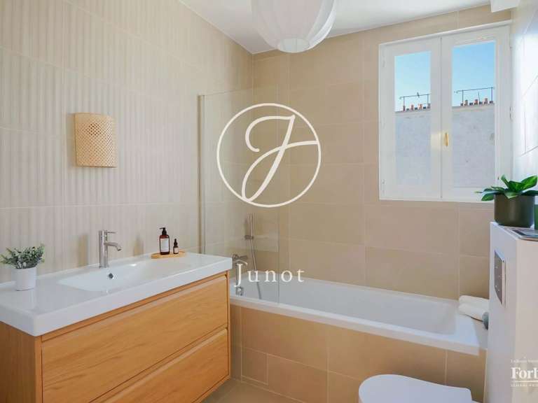 Appartement Paris 9e - 3 chambres - 124m²