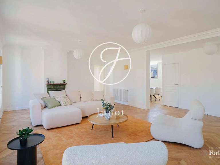 Appartement Paris 9e - 3 chambres - 124m²