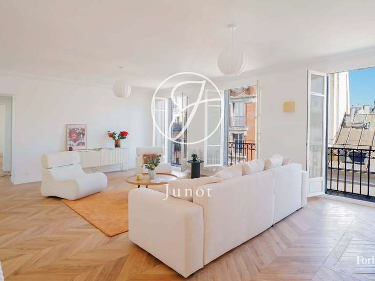 Appartement Paris 9e - 3 chambres - 124m²