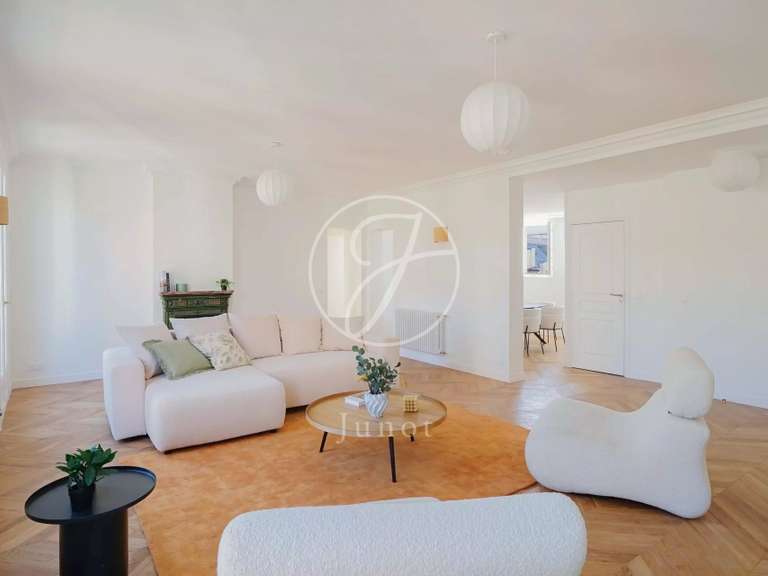 Apartment Paris 9e - 3 bedrooms - 124m²