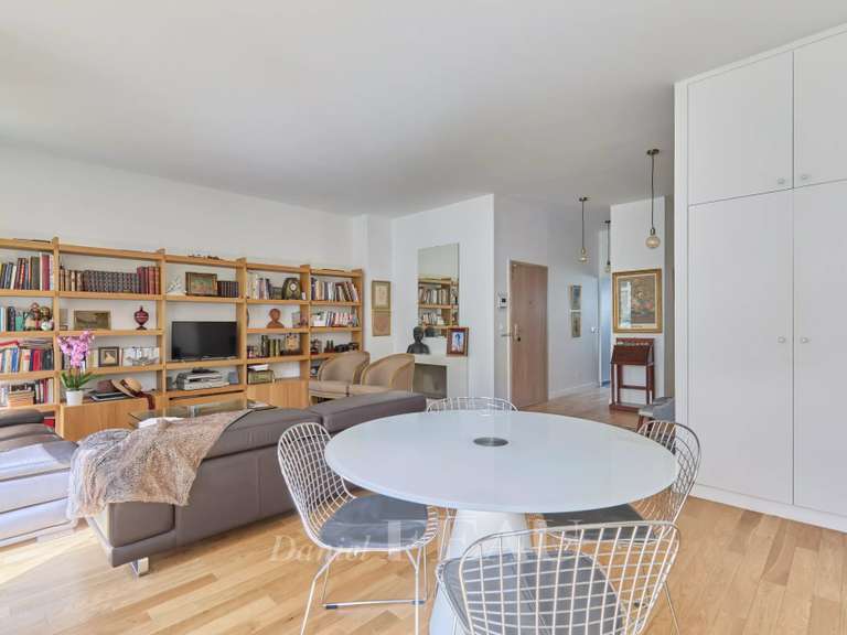 Appartement Paris 9e - 1 chambre - 69m²