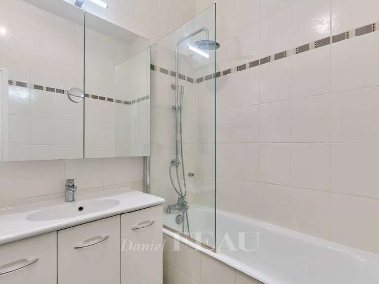 Appartement Paris 9e - 1 chambre - 69m²