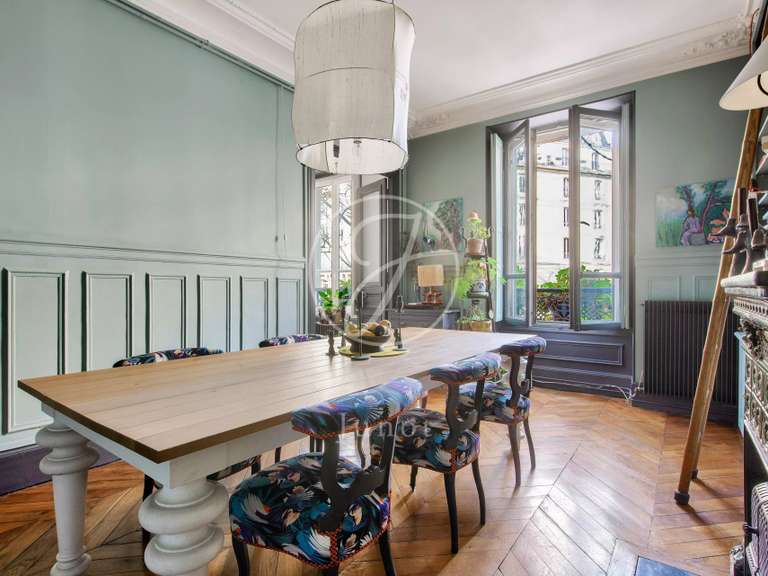 Appartement Paris 9e - 4 chambres - 123m²