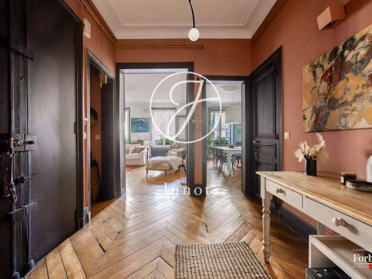 Appartement Paris 9e - 4 chambres - 123m²