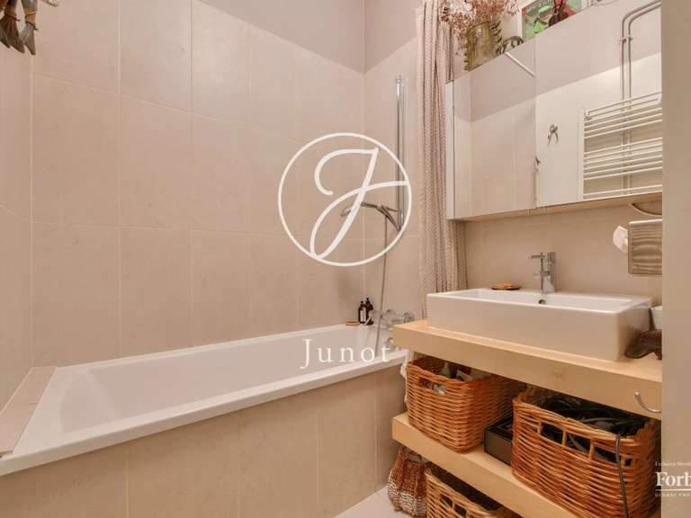 Appartement Paris 9e - 4 chambres - 123m²