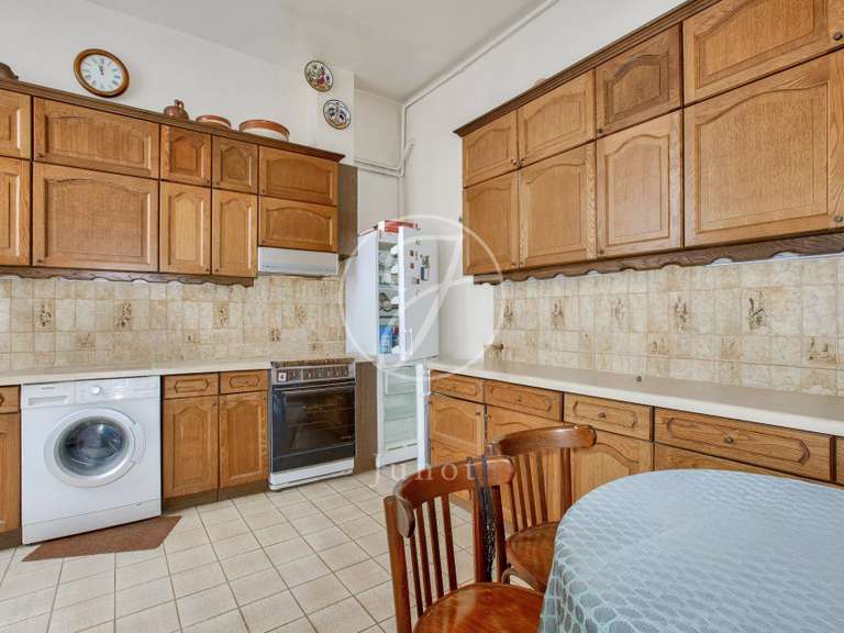 Appartement Paris 9e - 3 chambres - 141m²