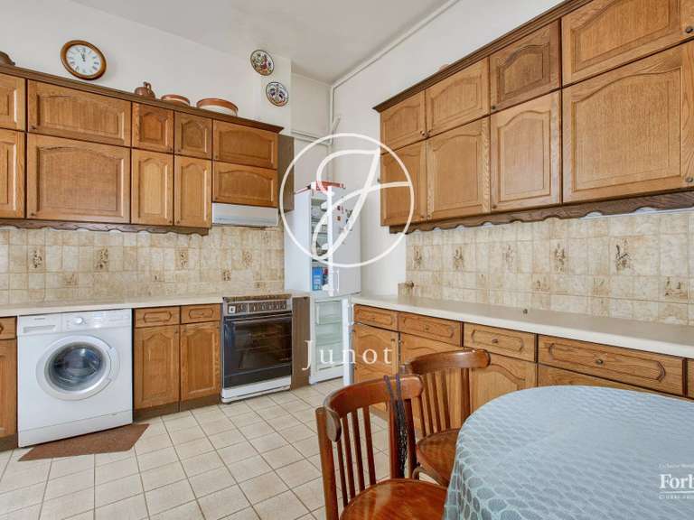 Appartement Paris 9e - 3 chambres - 141m²