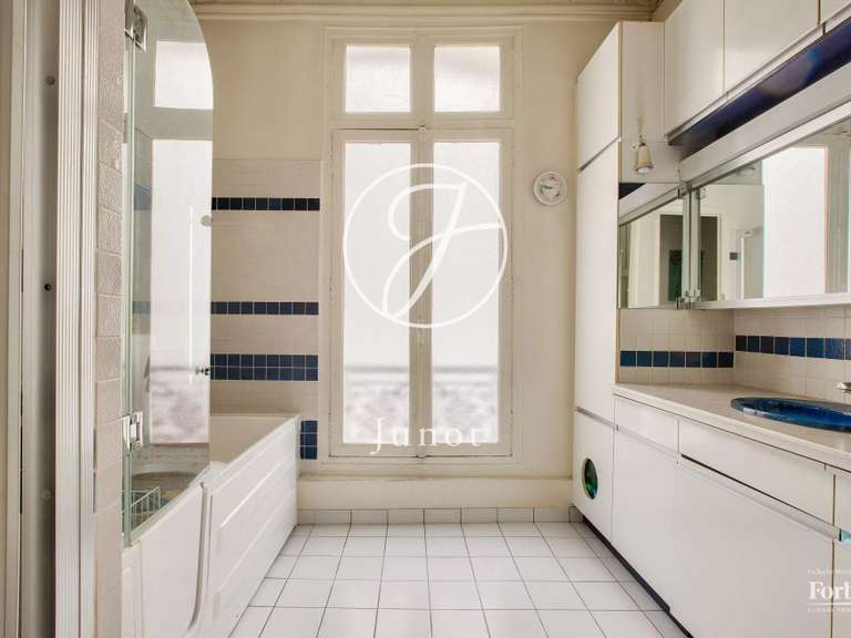 Appartement Paris 9e - 3 chambres - 141m²