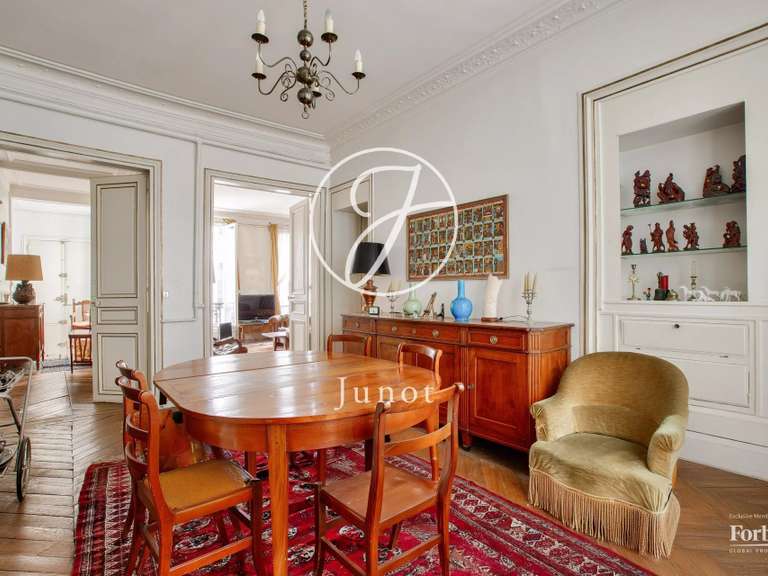Appartement Paris 9e - 3 chambres - 141m²