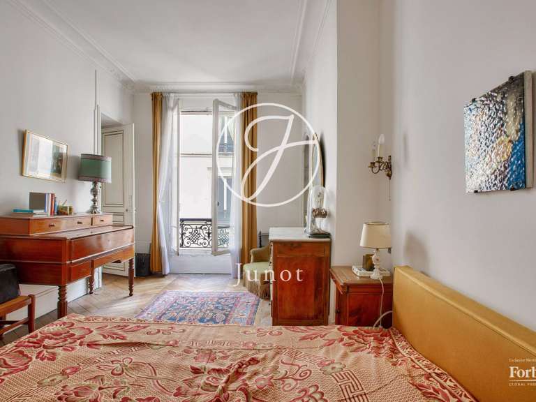 Appartement Paris 9e - 3 chambres - 141m²