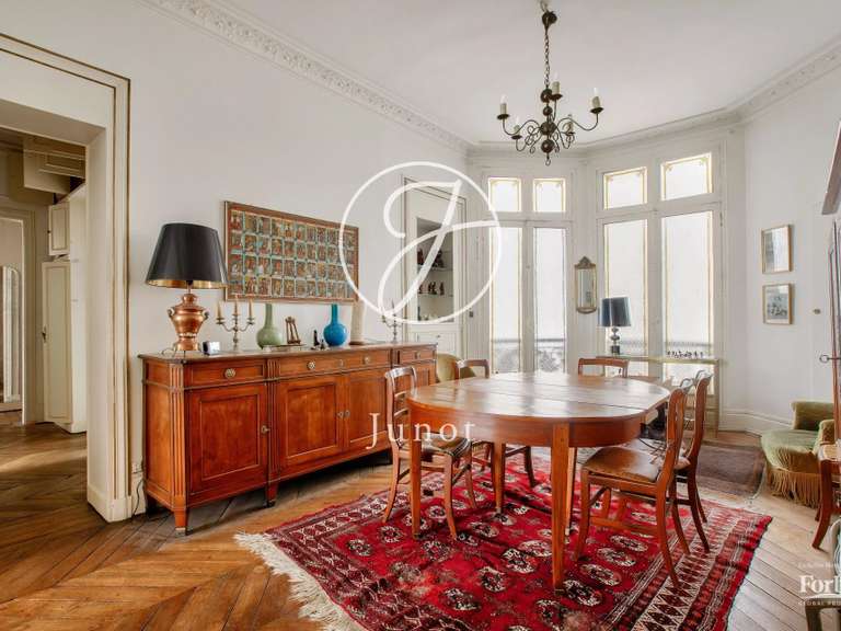 Appartement Paris 9e - 3 chambres - 141m²
