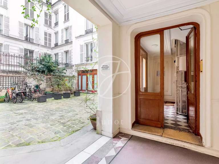 Appartement Paris 9e - 3 chambres - 141m²