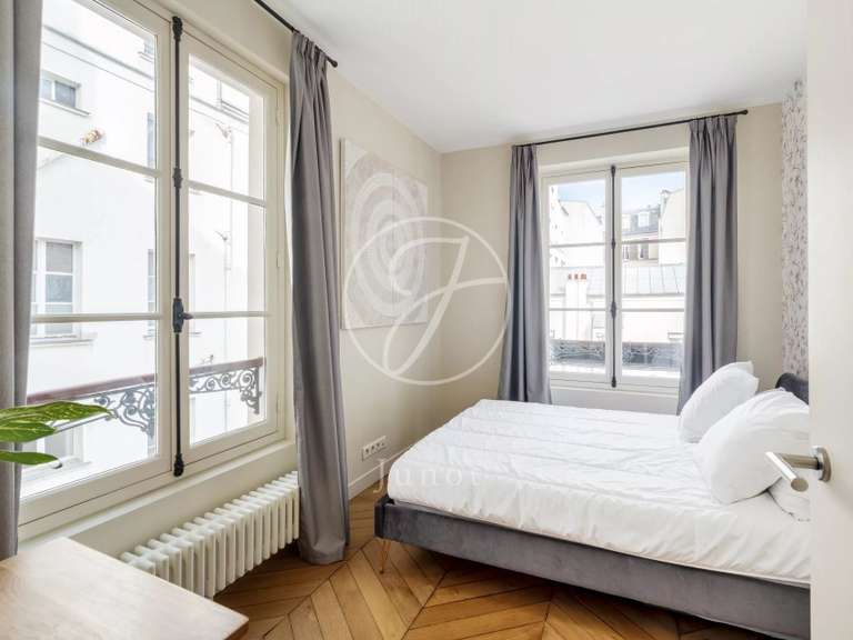 Appartement Paris 9e - 3 chambres - 97m²