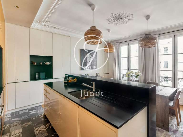 Appartement Paris 9e - 3 chambres - 97m²